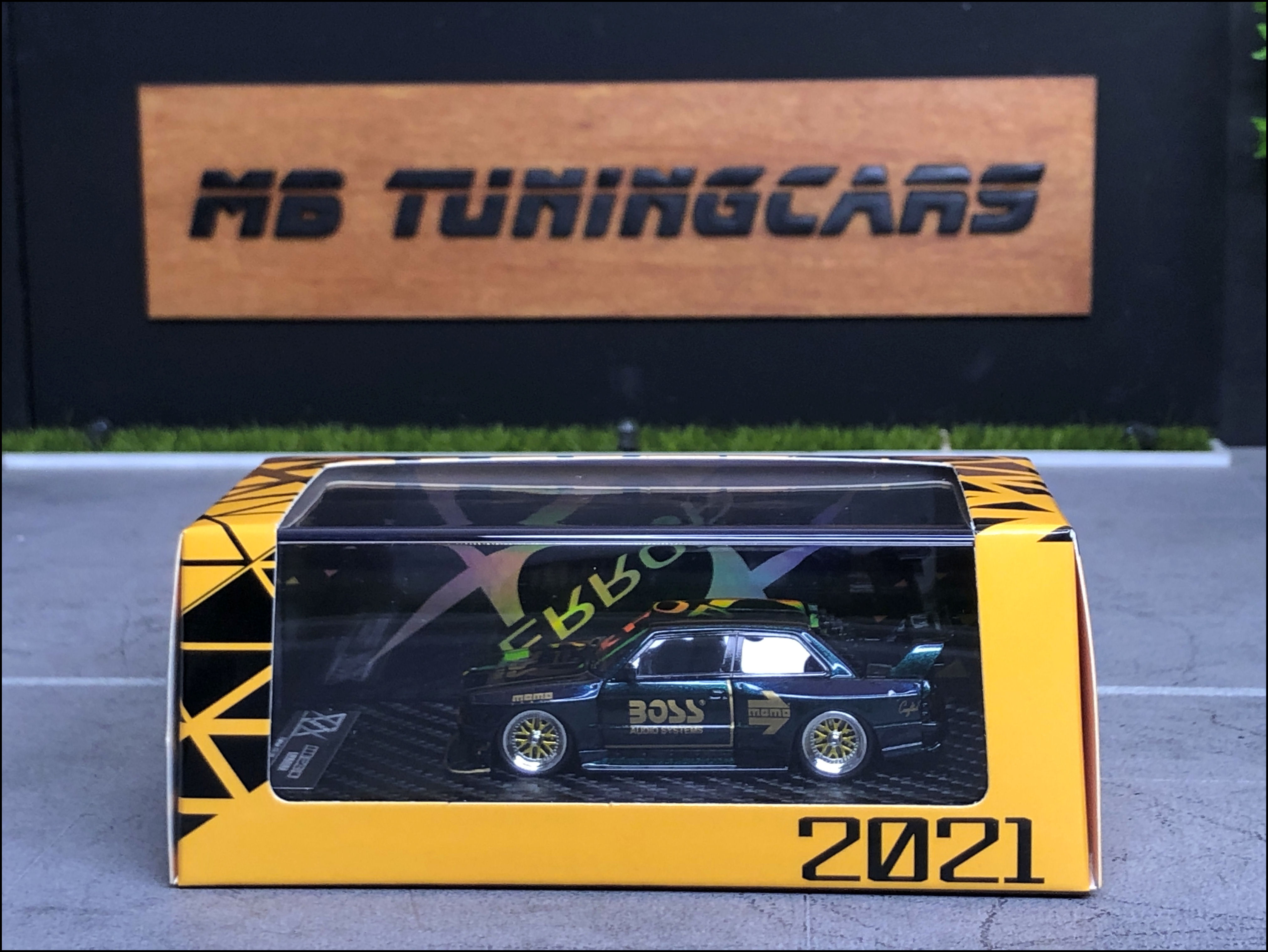 MB-TuningCars - 1:64 BMW E30 WIDEBODY - PURPLE CHAMELEON